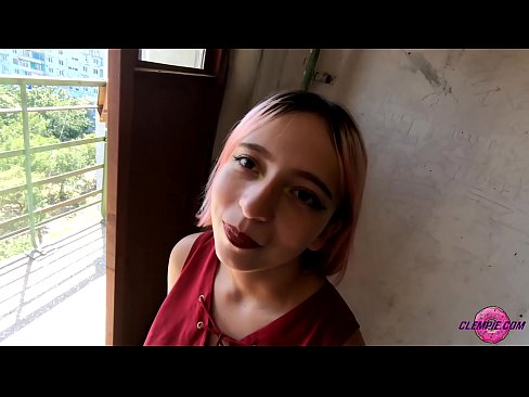 ❤️ Ikasle sentsuak arrotz bat zurrupatzen du kanpoaldean - Cum On His Face ❌ Izorratu bideoa %eu.port-amurasso.ruan